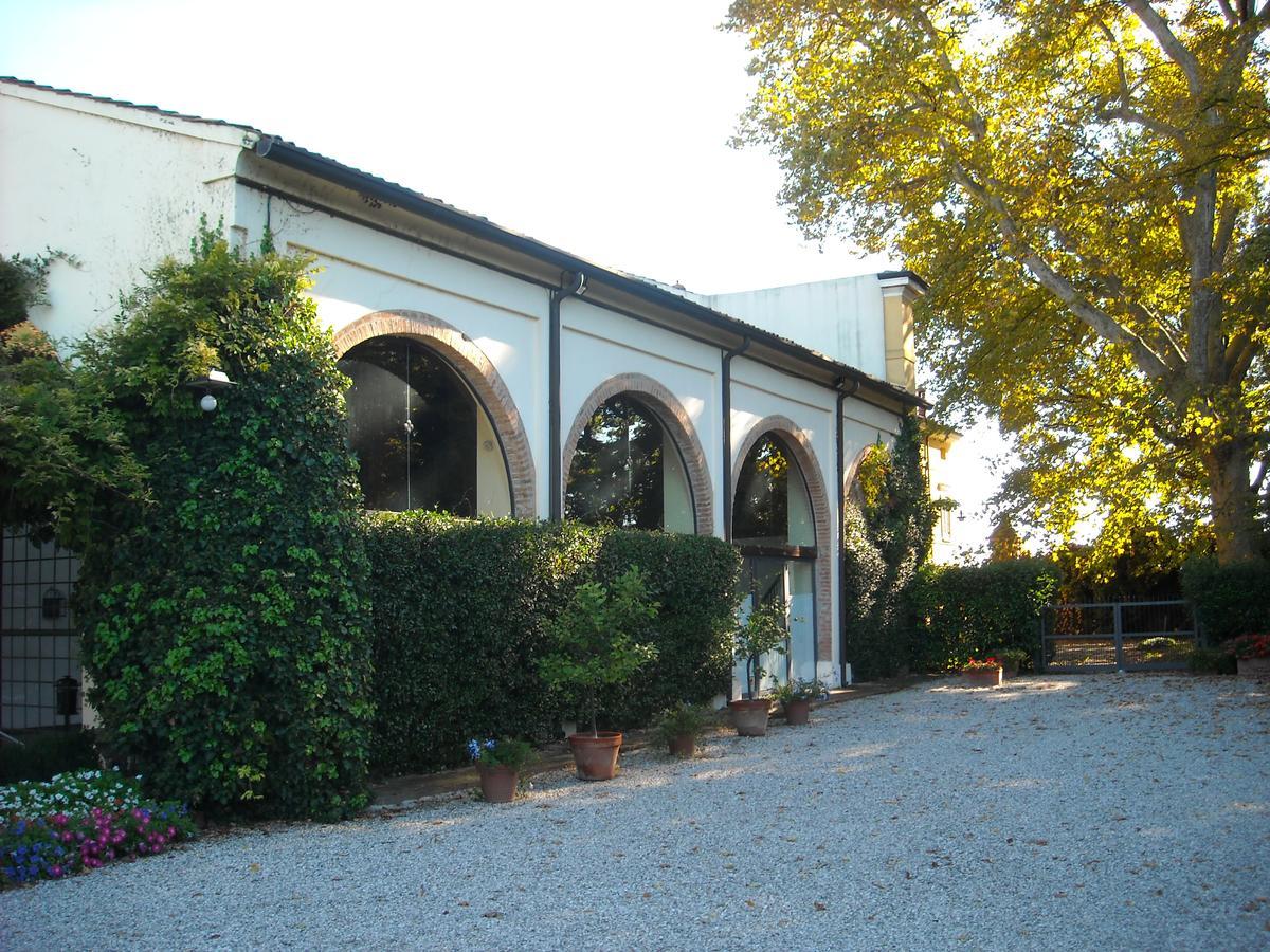 Schiavi * Sermide