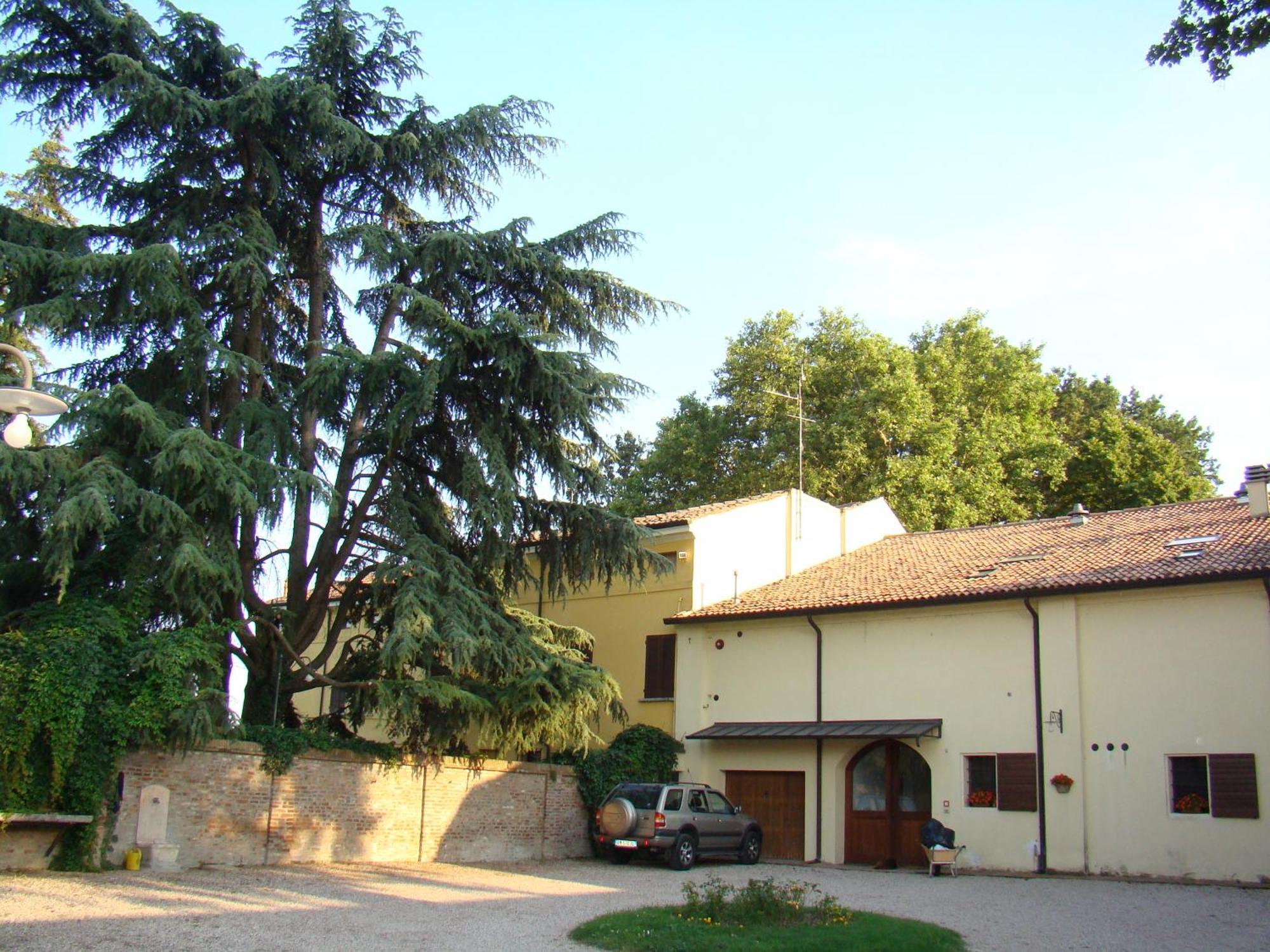 Schiavi Inn Sermide
